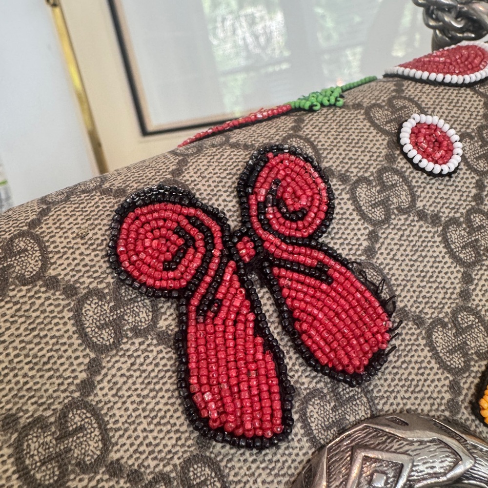 Gucci Beige Embroidered Chain Bag - Picture 4 of 4
